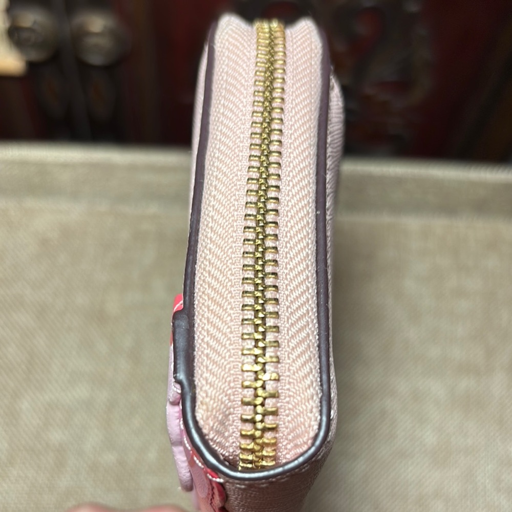 kate spade New York Pink Flamingos By The Pool Lacey Wallet 7.5”Lx4”Hx1.25”W - Picture 7 of 17